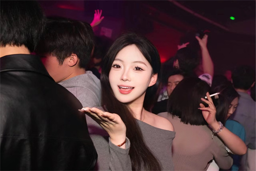 纯出伴游女孩招聘 -大圈女孩招聘-上海招聘私人伴游|极品模特佳丽空姐小纯招聘