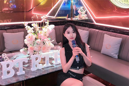 深圳高端伴游招聘夜场模特：加入我们，成就辉煌之夜！